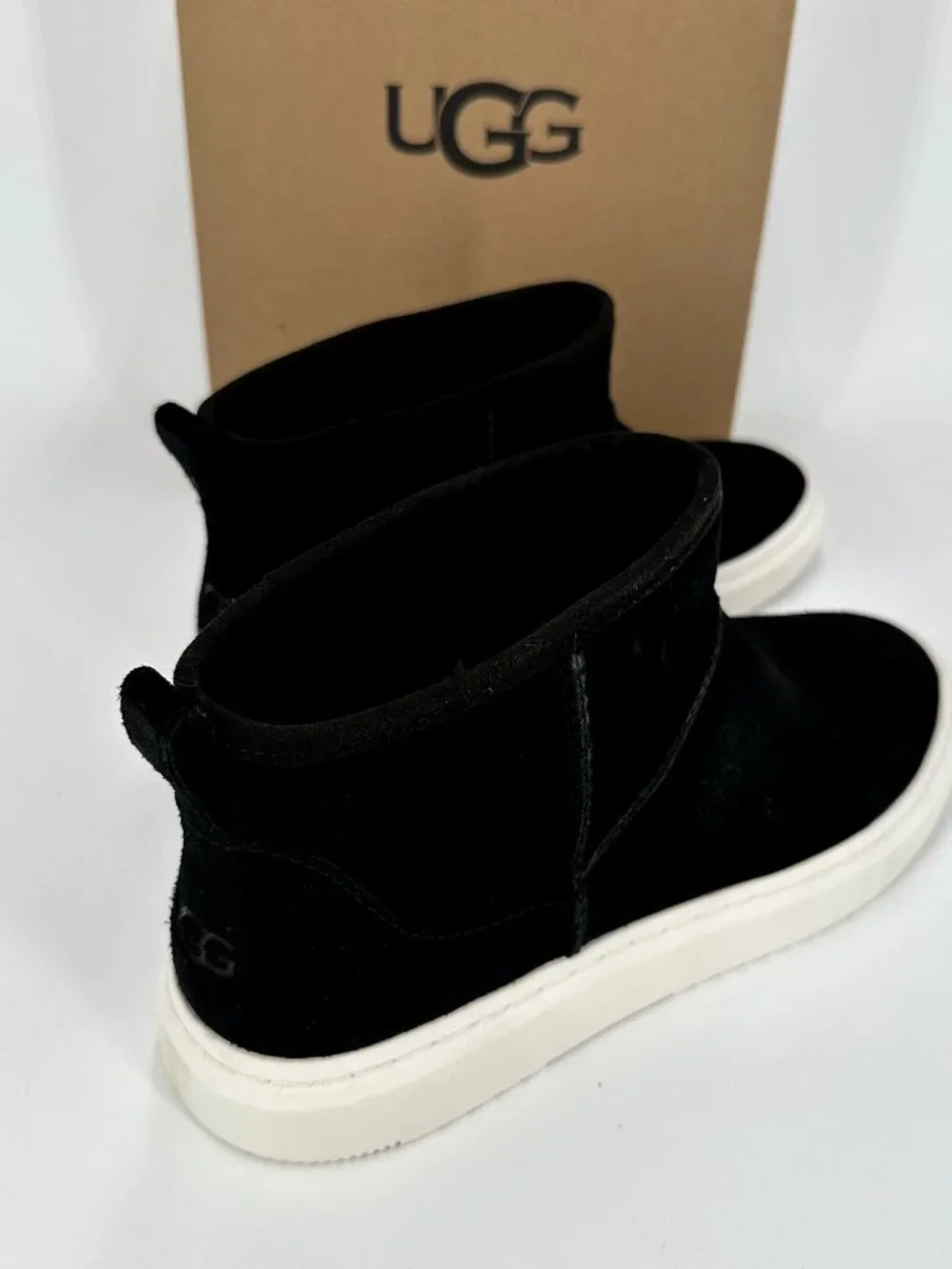 UGG Australia Women's Alameda Mini Boots Black sz 9 #1143786 NEW Bootie Sneakers